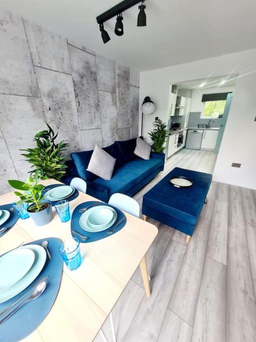 Spacious 5Bed House, Free Parking, No Party ! غلاسغو المظهر الخارجي الصورة