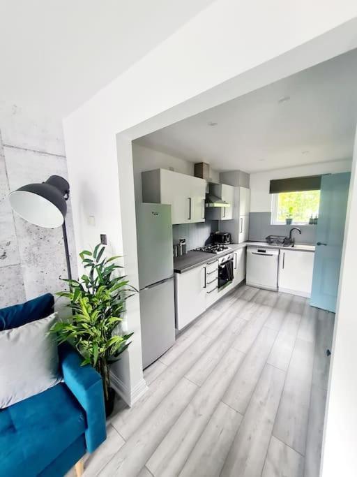 Spacious 5Bed House, Free Parking, No Party ! غلاسغو المظهر الخارجي الصورة